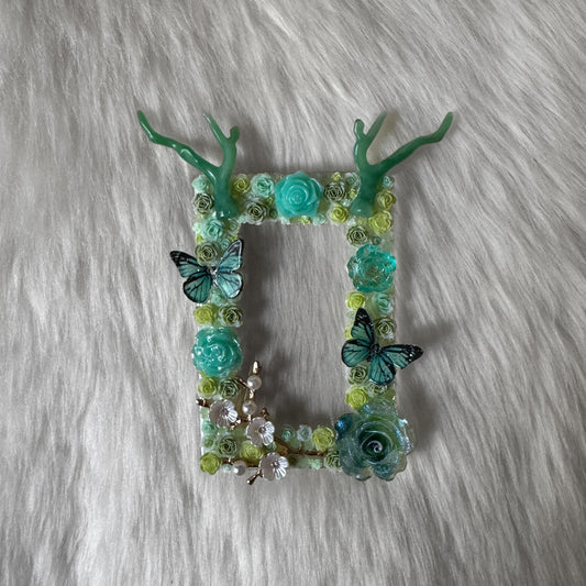 Green with Antlers Decoden Toploader