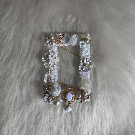 White and Golden with Antlers Decoden Toploader