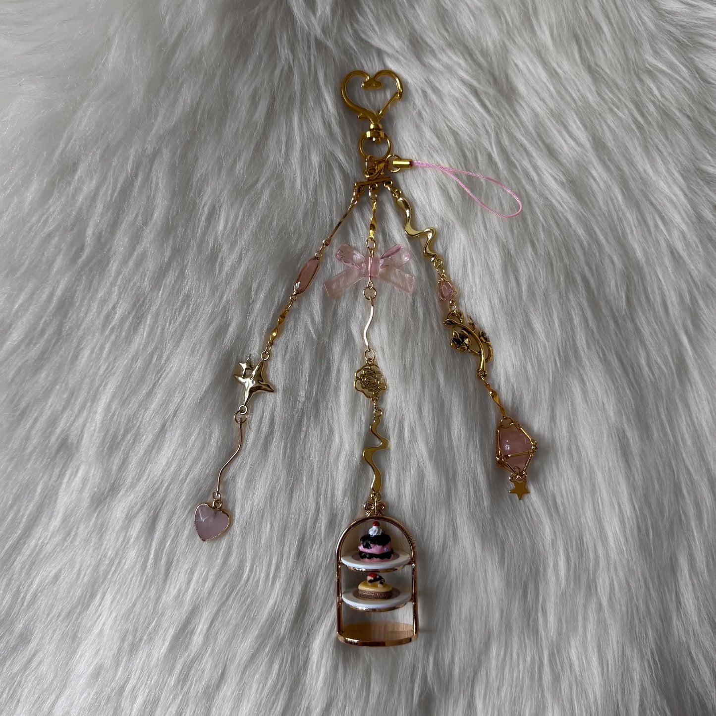 Golden 3-Tier Cake Stand Keychain