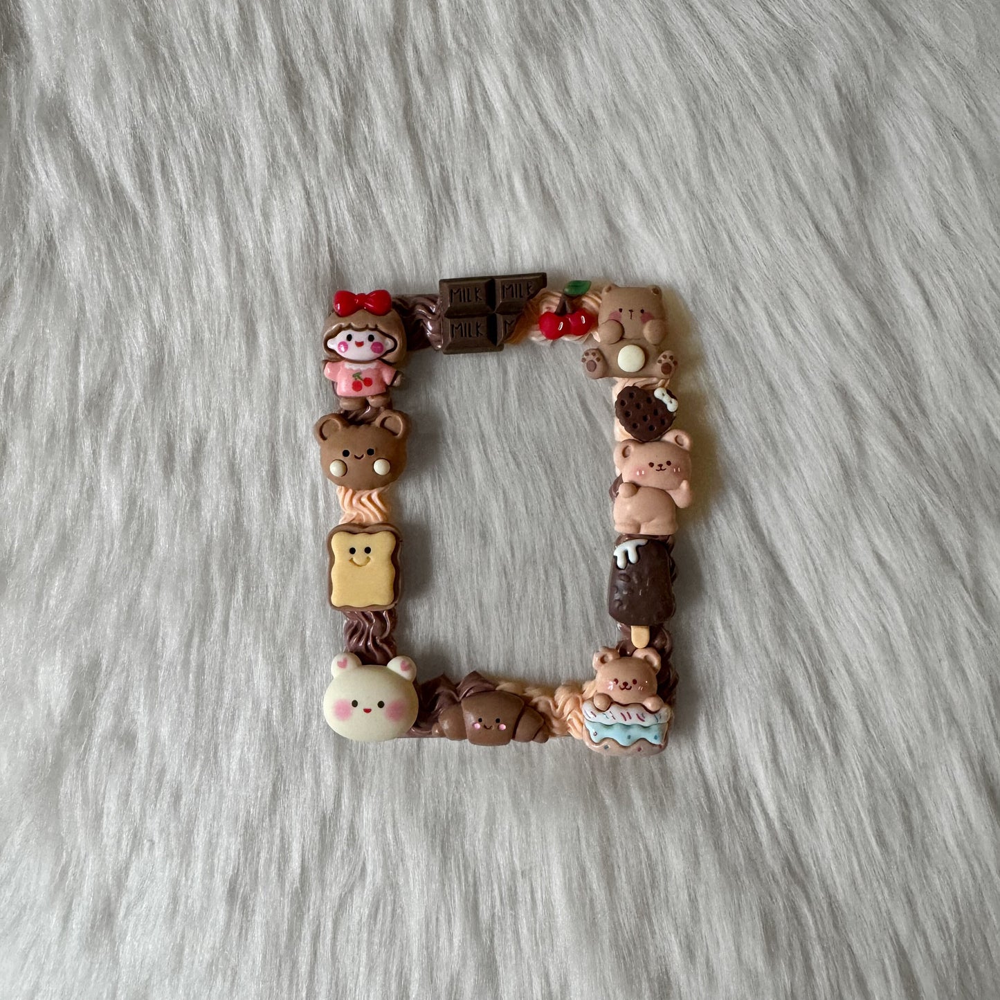 Brown with Food Decoden Toploader